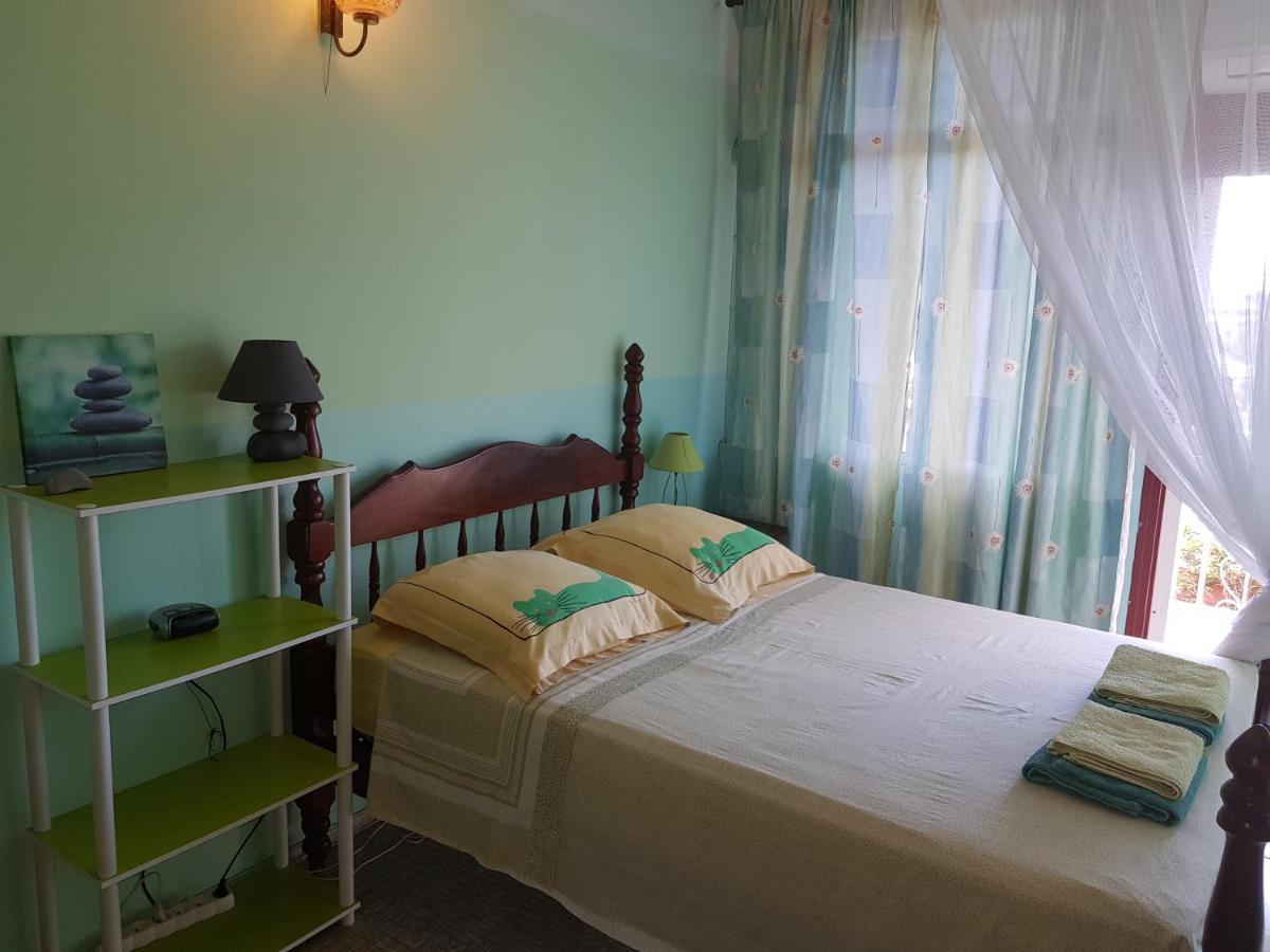 La Maison Aux Orchidees เปอตีต์-บูร์ก ภายนอก รูปภาพ